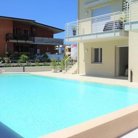 Holiday House Al Porto View Lake Peschiera del Garda Buitenkant foto