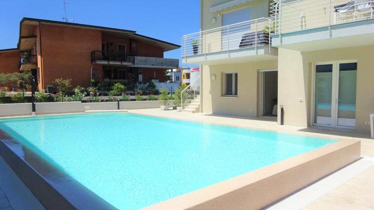 Holiday House Al Porto View Lake Peschiera del Garda Buitenkant foto